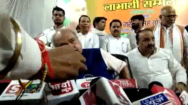  केंद्रीय कृषि मंत्री नरेंद्र सिंह तोमर रायबरेली पहुँचते ही सबसे पहले लाभार्थी सम्मेलन को सम्बोधित किया। 