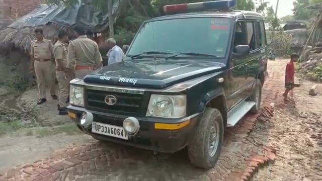  दुल्लापुर मजरे नेरुथुवा में आनंद पाठक  का शव मोहल्ले के ननकऊ पासी  के यहां मिलने से मचा हड़कंप