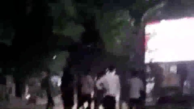 दो पक्षों में बीच रास्ते जमकर हुयी मारपीट
सरेराह फैलाया दहसत
मौक पर पहुंची पुलिस