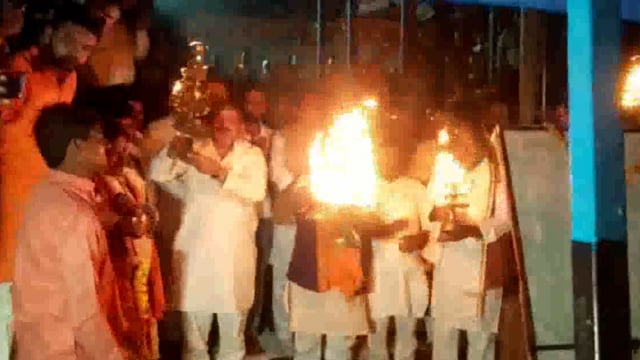 डलमऊ रायबरेली। धार्मिक नगरी डलमऊ पहुंचे केंद्रीय मंत्री का सैकड़ों की संख्या में भाजपा कार्यकर्ताओं ने जुलूस निकाल कर स्