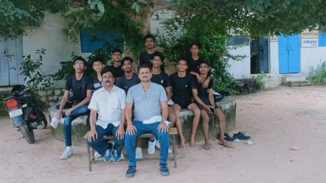 झांसी में संपन्न हुई जिला स्तरीय बोलोवोल प्रितियोगिता में झांसी जनपद के बड़ागांव इंटर कॉलेज की टीम ने जीत हासिल की। 