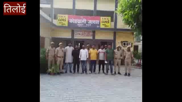 जायस के बस स्टॉप पर दो पक्षों में हुऐ बलवे में पुलिस ने विधिक कार्यवाही करते हुऐ दोनो पक्षों को भेजा जेल
