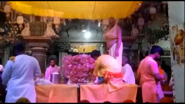 वेद मंत्रोच्चारण के साथ हुआ राधारानी का जन्म , लाखों की तादाद में दर्शन करने पहुंचे श्रधालु , 