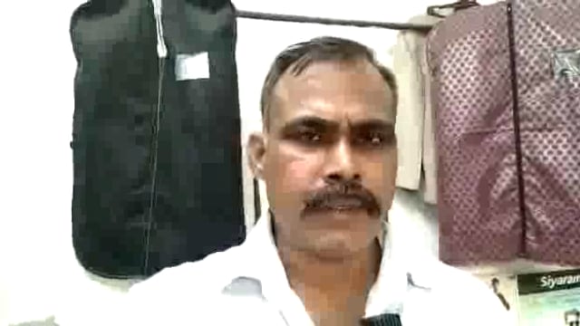 मथुरा के जमुनापार में फौजी पर अराजक तत्वों ने किया हमला व मारपीट नहीं मिल रहा है न्याय आरोपियों द्वारा दी जा रही है धमकी