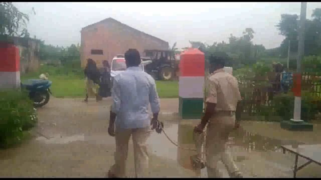 न्यायालय कोर्ट में फरार चल रहे देवनाथपुर ठेगुआ गांव के वारंटी को पुलिस ने किया गिरफ्तार, भेजा जेल