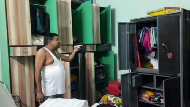 लालगंज क्षेत्र में बीजेपी नेता के घर लाखों की चोरी होने का मामला पुलिस मामले की जांच पड़ताल में जुटी।