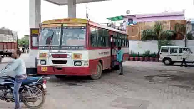 आरएम के नेतृत्व में जाँच टीम ने किया रोडवेज बसों में डीजल फिलिंग का औचक निरीक्षण