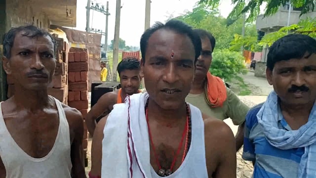 नाले की साफ सफाई नहीं होने से मदनपुर पंचायत के 9 नंबर वार्ड में है आक्रोश लोगों ने खुद उठाई साफ सफाई का भार