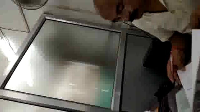 प्रतापगढ़ जिले की बिहार ब्लॉक परिसर में बाबू द्वारा खुले आम जूस लेने का वीडियो हो रहा वायरस उच्च अधिकारी ले रहे मामले को