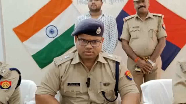 ऑनलाइन शिकायतों का करें त्वरित निस्तारण शोहरतगढ़ में एसपी अमित कुमार आनंद ।