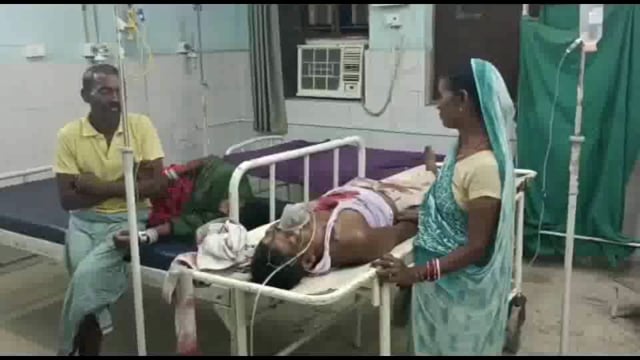 लखीसराय जिले के सूर्यगढ़ा बाजार में ई-रिक्शा की टक्कर से घायल व्यक्ति पीएमसीएच पटना रेफर