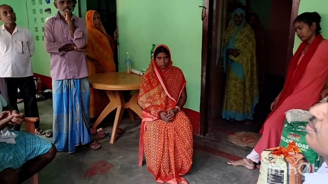 सकहारा गांव में शहीद के परिजनों से मिले पूर्व विधायक, कहा सुधांशु ने देश के लिए सर्वोच्च बलिदान दिया है