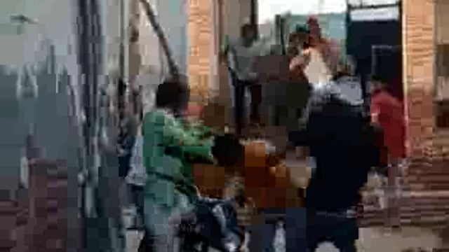 दो पक्षों में जमकर चले लाठी-डंडे एक दर्जन से ज्यादा घायल