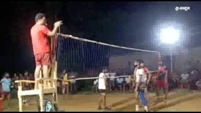 बाबागंज के गोबिंदापुर पंडित में एक दिवसीय डे नाईट वॉलीबॉल प्रतियोगिता का आयोजन किया गया जिसमें कई टीमों ने हिस्सा लिया व