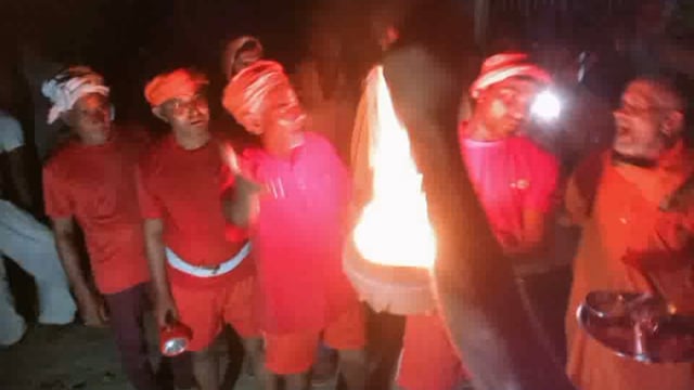 नौहझील की ग्राम पंचायत ईखू में लंपी बीमारी से बचने के लिए तंत्र मंत्र का सहारा लिया गया निकाला खप्पर