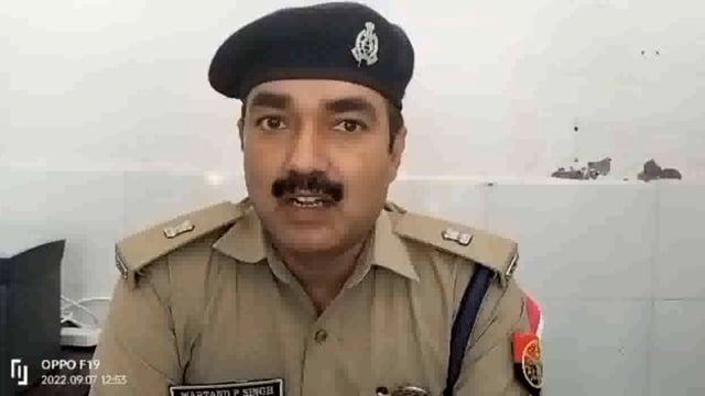 रिफाइनरी क्षेत्र में पुलिस बदमाश मुठभेड़ से भागे दूसरे बदमाश को मुकुंदपुर के जंगल से मुठभेड़ के बाद पकड़ा एसपी सिटी