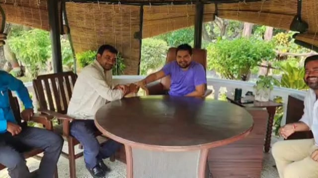 नवाबगंज क्षेत्र विष्णु हरपुर में जनता दर्शन के दौरान भाजपा विधायक ने लोगों की सुनी समस्याएं