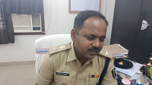 सूरजगढ़ा थाना पहुंचे एसपी पंकज कुमार थाने के क्रियाकलाप की समीक्षा की