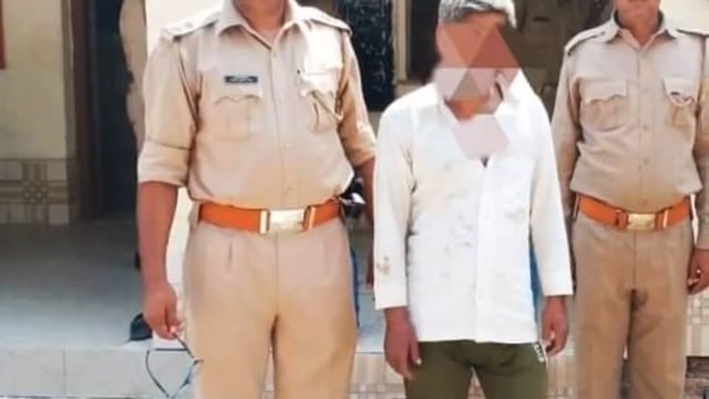 थाना शेरगढ़
पुलिस द्वारा अवैध शस्त्र फैक्ट्री संचालित करने की घटना में वांछित एक अभियुक्त को किया गिरफ्तार।
