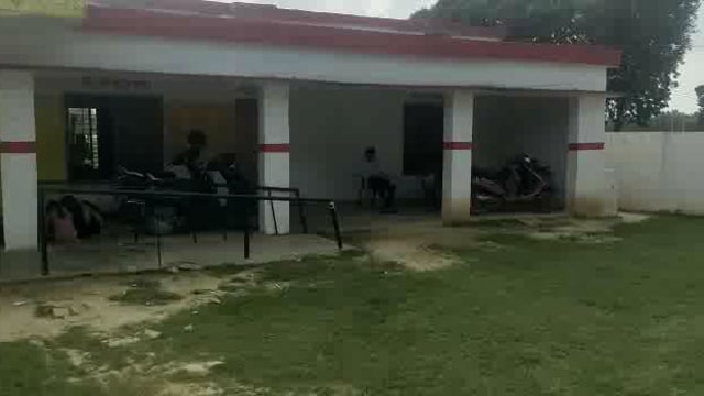 सिद्धार्थनगर जिले मे शिक्षक का स्कुल में सोते विडियो वायरल 