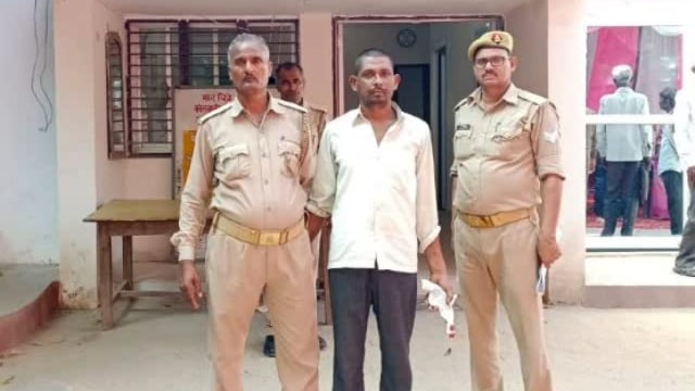 औरैया कोतवाली पुलिस ने अवैध तमंचा और कारतूस के साथ एक व्यक्ति को किया गिरफ्तार