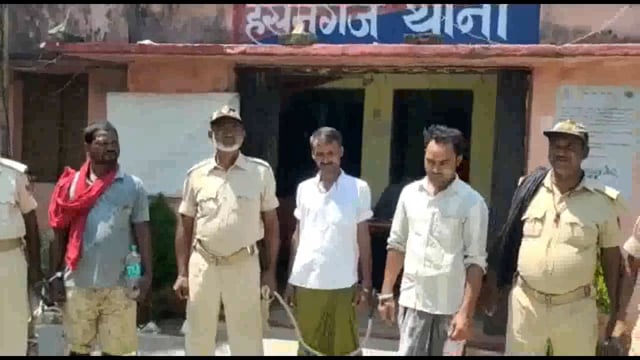 इटवा व पकड़िया गांव से तीन शराबी को शराब पीकर सड़क पर हो हंगामा करने के आरोप में पुलिस ने किया गिरफ्तार, भेजा जेल