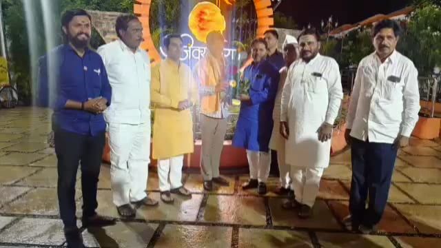 अक्कलकोट येथे आमदार गोपीचंद पडळकर यांची लातूर जिल्हा परिषदेचे माजी अध्यक्ष राहुल केंद्रे यांनी घेतली भेट