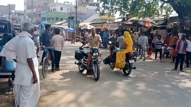 मुंगेर एसपी के निर्देश पर तारापुर पुलिस ने चलाया विशेष वाहन जांच अभियान वाहन चालकों से वसूला जुर्माना