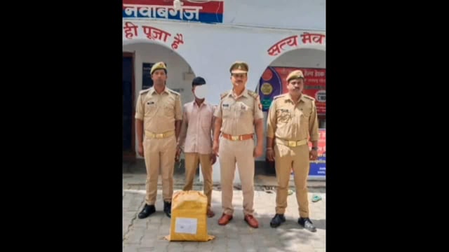 नवाबगंज पुलिस ने चोरी करने के आरोपी को किया गिरफ्तार