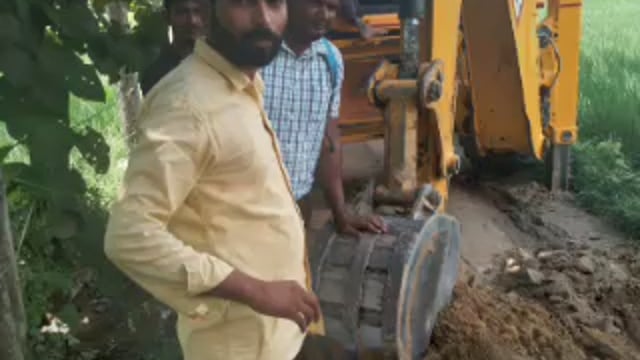 वजीरगंज के ढोढीयापारा मे जल जीवन मिशन के तहत कराये जा रहे कार्य का प्रधान दुर्गेश प्रताप सिंह ने किया निरीक्षण, 