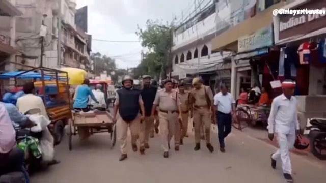 फ्लैग मार्च निकाला गया