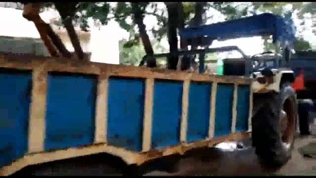 राजन गांव के धनर्जय नदी घाट से पुलिस ने अवैध बालू से लदा दो  टैक्टर किया जप्त मजदूर गिरफ्तार