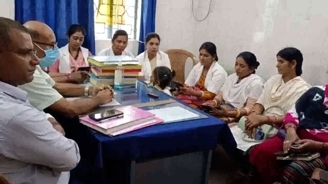 पीएससी हसनगंज में स्वास्थ्य कर्मियों की हुई एक दिवसीय समीक्षात्मक बैठक, कार्य सहित कई बिंदुओं पर हुई चर्चा