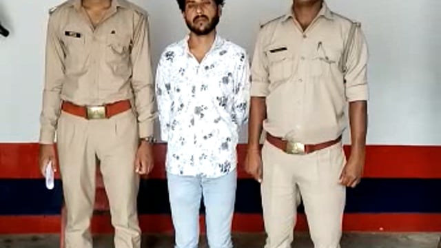 औरैया की स्वाट टीम ने गुंडा एक्ट के मामले में एक अभियुक्त को किया गिरफ्तार