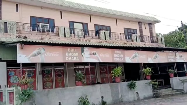  छाता में ब्रजभूमि होटल पर पुलिस ने की छापेमार कार्रवाई सेक्स रैकेट का किया भंडाफोड़  तीन युवती और आधा दर्जन युवक पकड़े