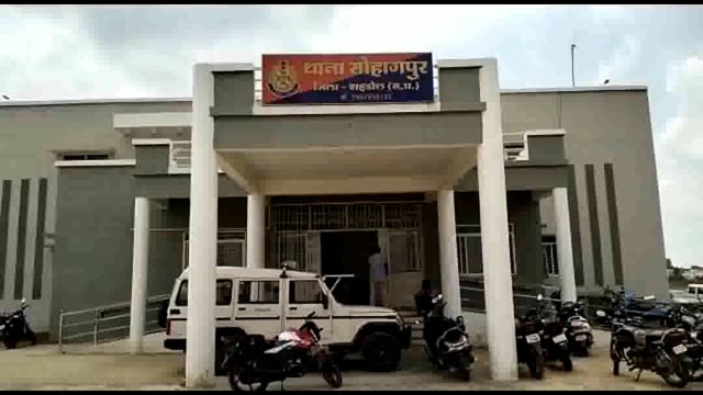 शहडोल/ में प्रेमी युवक ने प्रेमिका के घर घुसकर पति को मारा चाकू 