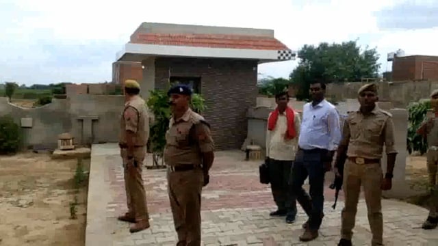 गोवर्धन पुलिस ने गांव दोसेरस के तीन अंतरराज्यीय बदमाशो की करीब 40 लाख की अवैध सम्प्पति की कुर्क,बदमाशों में मचा हड़कंप ।

