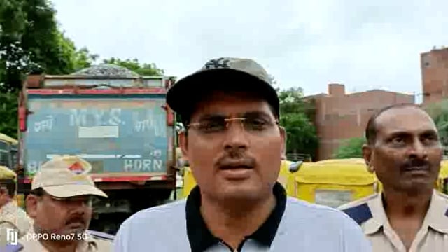 जालौन

जालौन जिले में चल रहे सभी आटो रिक्शा चालकों के लिए जरूरी दिशा-निर्देश
अच्छे से समझ लें वरना होगी सख्त कार्रवाई 