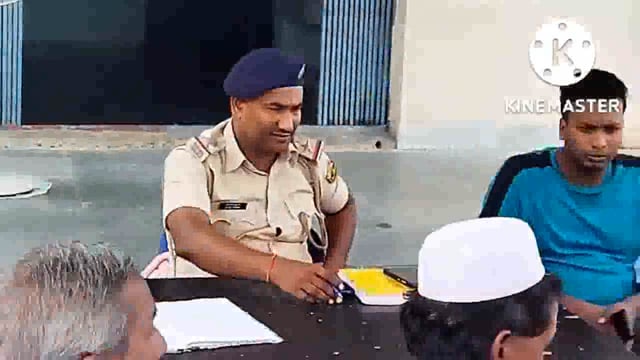 फुल्लीडुमर थाना परिसर में थाना अध्यक्ष की अध्यक्षता में चेहल्लुम एवं विश्वकर्मा पूजा को लेकर शांति समिति की बैठक आयोजित