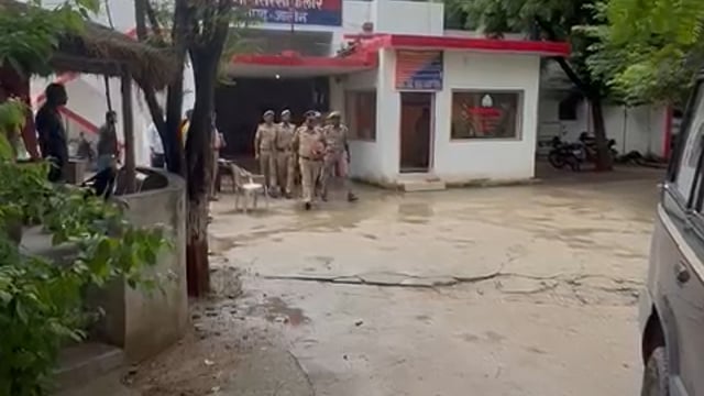 जालौन

4 दिन पहले भाभी की कुल्हाड़ी से हत्या कर भागे देवर को पुलिस ने पकड़कर जेल भेजा 