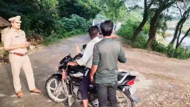 इटवा तहसील क्षेत्र में यातायात नियमों का उल्लंघन करने वाले 14 वाहनों से मिश्रौलिया पुलिस ने वसूला ₹14000 का समन शुल्क