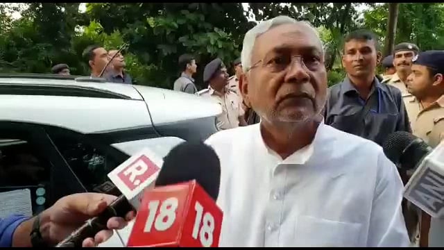 कृषि मंत्री के इस्तीफे की बात पर मुख्यमंत्री ने अपनी बात कही और  किसानों की समस्याओं पर ध्यान दिया जा रहा है. 