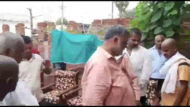 पीड़ित परिवार से मिलने उदयभान चक व बाघाकोल पहुँचे जन अधिकार पार्टी के सुप्रीमो पप्पू यादव