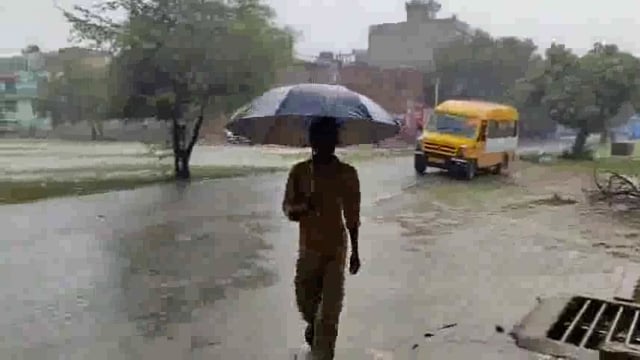 जालौन:मानसून ने बदली चाल लगातार बारिश,जलभराव से जनजीवन बेहाल