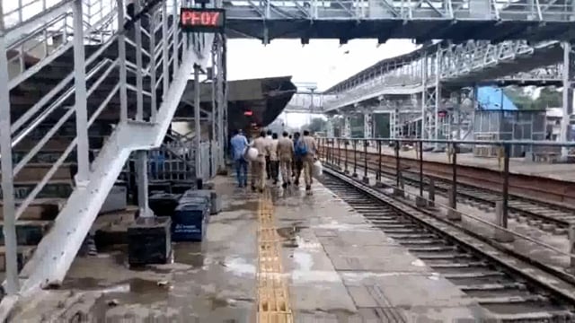 मथुरा की जीआरपी पुलिस को गांजा तस्करी करने वाले गिरोह के तीन सदस्यों को पकड़ने में सफलता मिली