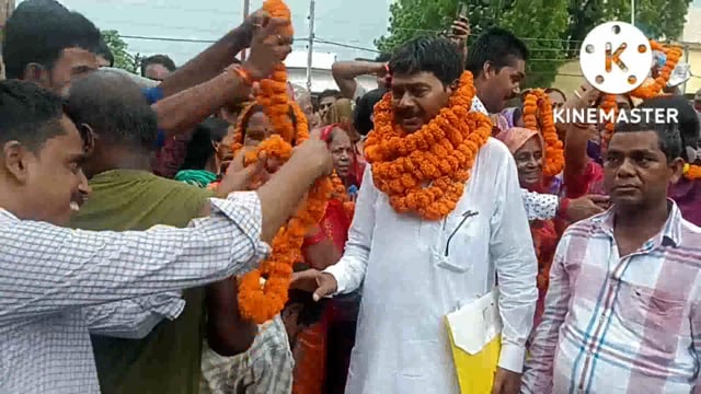 जहानाबाद अनुमंडल कार्यालय में बने नामांकन केंद्र में मुख्य पार्षद पद के लिए नीता भारती ने किया पर्चा दाखिल।