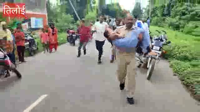 *अमेठी– अधिकतर खबरें पुलिस के खिलाफ ही देखने को मिलती है लेकिन आज अमेठी पुलिस के सिपाही की मानवीयता और संवेदनशीलता बनी च