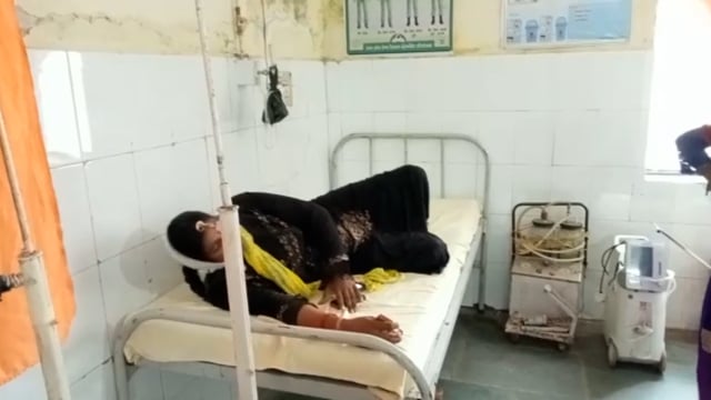 खैर अग्रवाल सेवा सदन के पास दो बाइकों की भिड़ंत में बाइक सवार महिला व पुरुष हुए गंभीर घायल