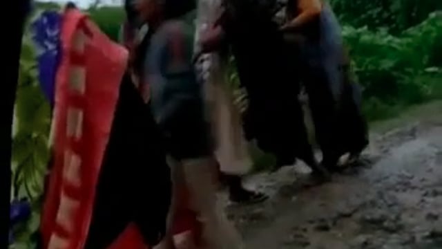 अजीतमल कोतवाली के गोपालपुर अंडा गांव में दबंगों ने विधवा महिला के साथ की मारपीट पीड़ित ने दी तहरीर