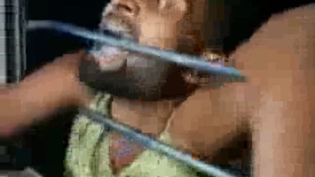 बेगूसराय में मोबाइल चोरी करने के लिए ट्रेन की खिड़की में हाथ डाले शख्स को लोगों ने पकड़ा, चलती ट्रेन में लटकाए रखा